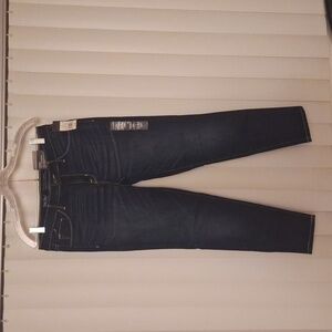 NWT mid-rise jegging